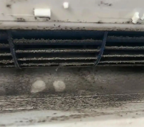 淄川空调吹的风有股烧焦味是怎么回事